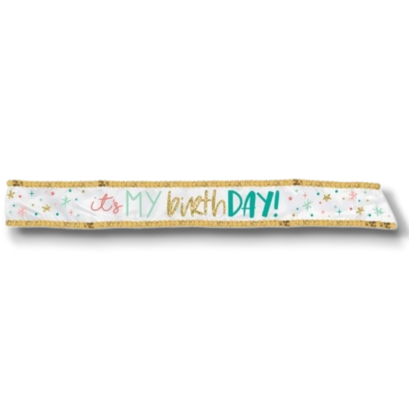 Banda de cumpleaños PartyStore blanca con texto brillante y bordes de lentejuelas doradas para celebraciones