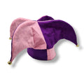 Gorro de arlequín PartyStore en colores rosa y morado con cascabeles dorados en las puntas