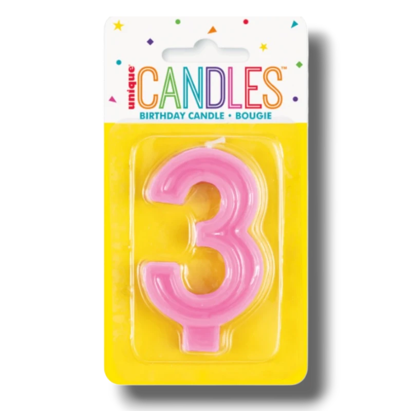 Vela de cumpleaños PartyStore con forma de número 3 en color rosa brillante en su empaque original