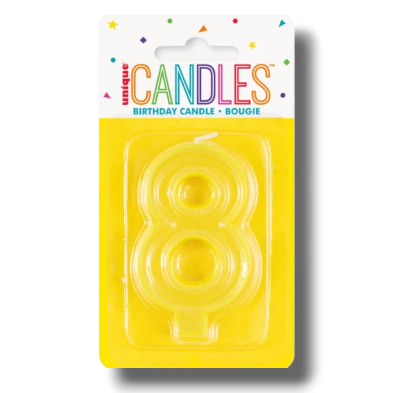 Vela de cumpleaños PartyStore con forma de número 8 en color amarillo brillante en su empaque original